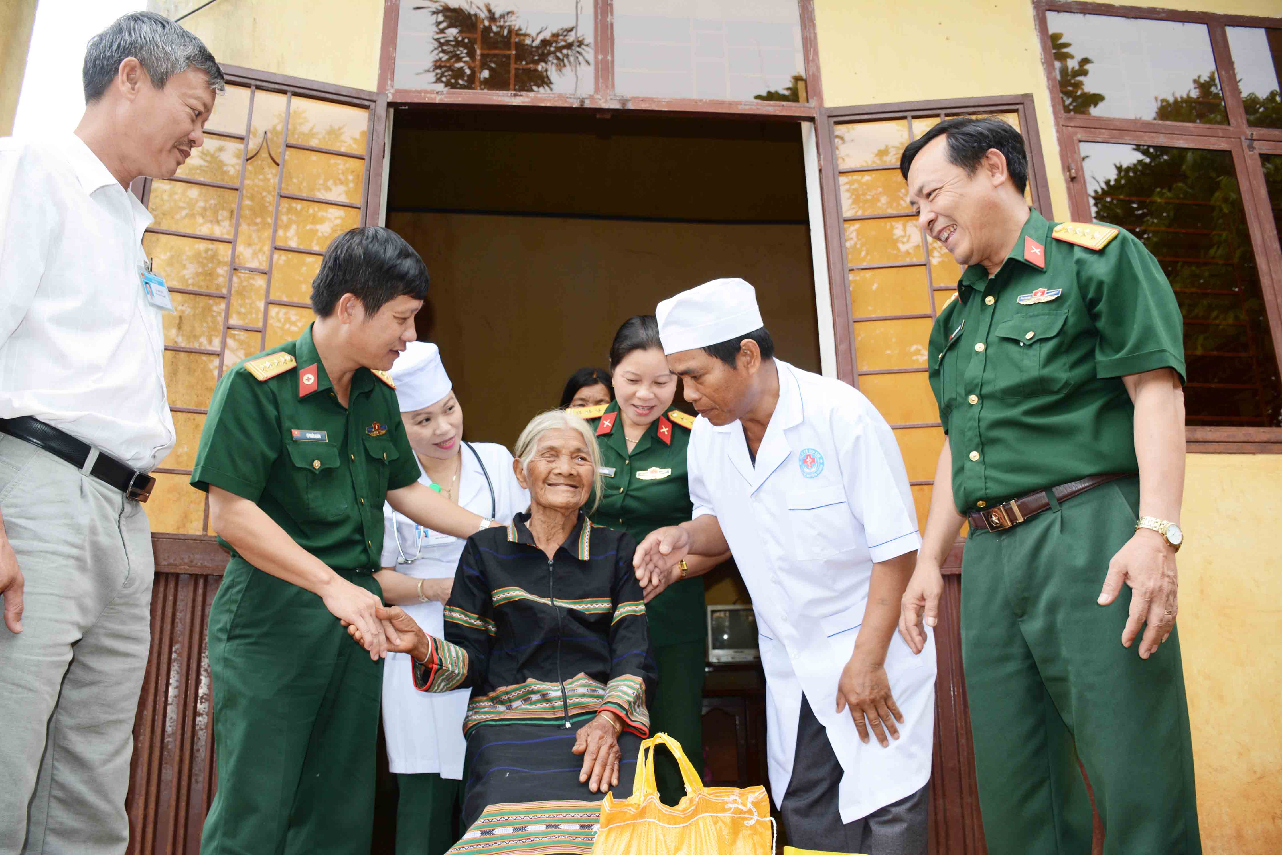 Nâng cao chất lượng khám chữa bệnh, đáp ứng sự hài lòng của người bệnh